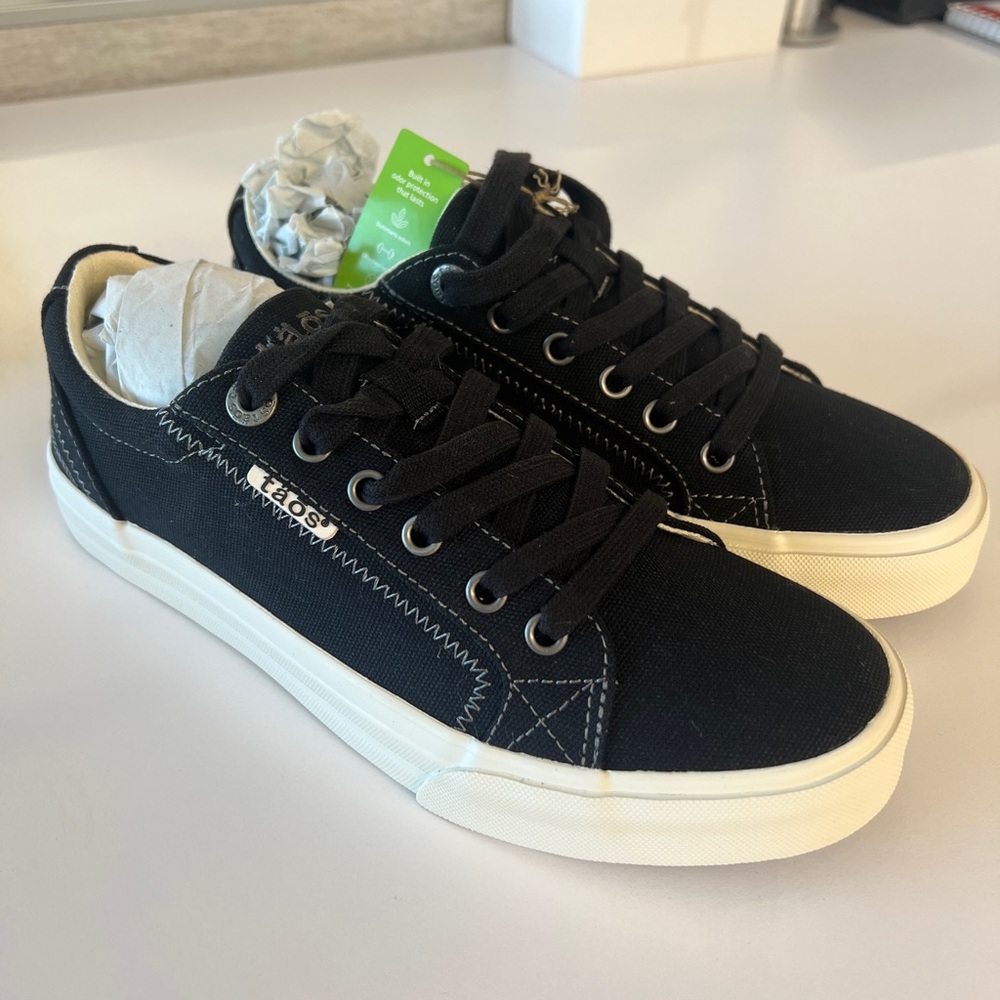 NWT Taos Plim Soul Women’s Sneaker